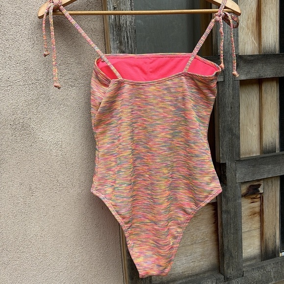 RIO BEACH colorful swimsuit size 7 (S-M) with fluorescent pink cups and lining - Picture 2 of 12